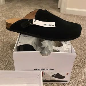 Brand New Women’s Clogs Sz 9